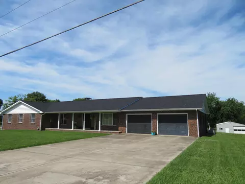 525 Baskett St, Paris, MO 65275 photo 2
