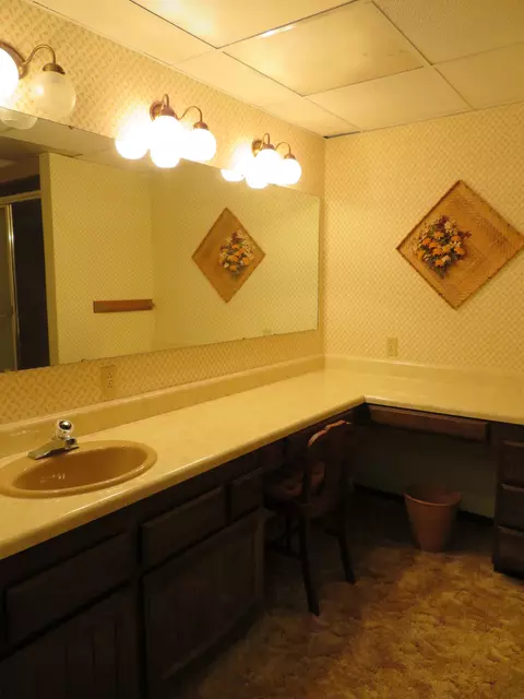 525 Baskett St, Paris, MO 65275 photo 33