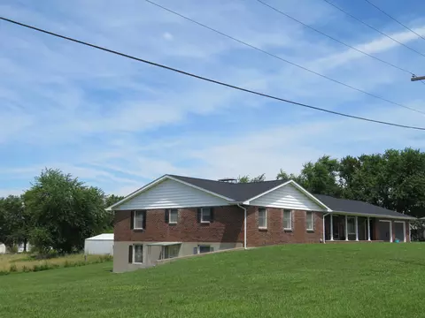 525 Baskett St, Paris, MO 65275 photo 3