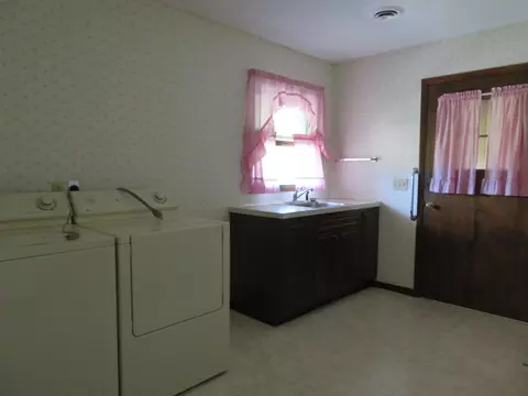 525 Baskett St, Paris, MO 65275 photo 14