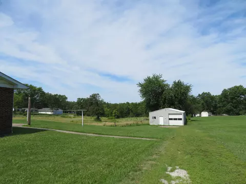 525 Baskett St, Paris, MO 65275 photo 52