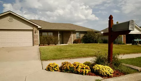 1605 Native Dancer Dr, Columbia, MO 65202 photo 1