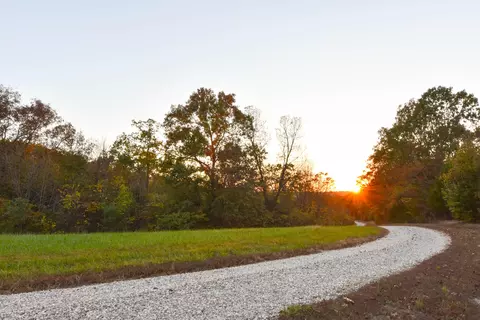 2925 Trails End, Holts Summit, MO 65043 photo 32