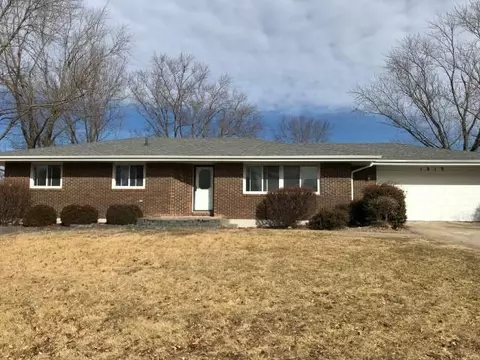 1819 Cherry St, Mexico, MO 65265 photo 1