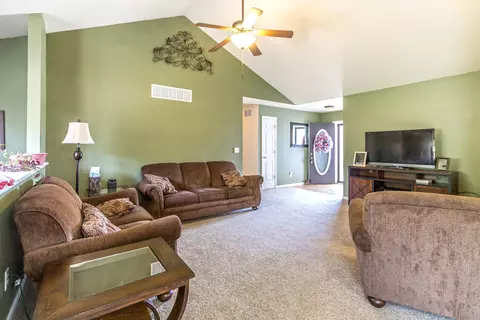 2053 Beelman Rd, Holts Summit, MO 65043 photo 3