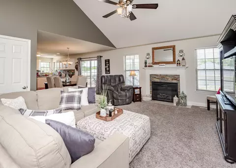 450 Edwards Dr, Holts Summit, MO 65043 photo 3