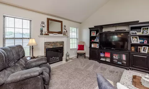 450 Edwards Dr, Holts Summit, MO 65043 photo 6