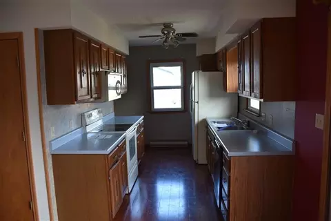 224 Crest Dr, Moberly, MO 65270 photo 3