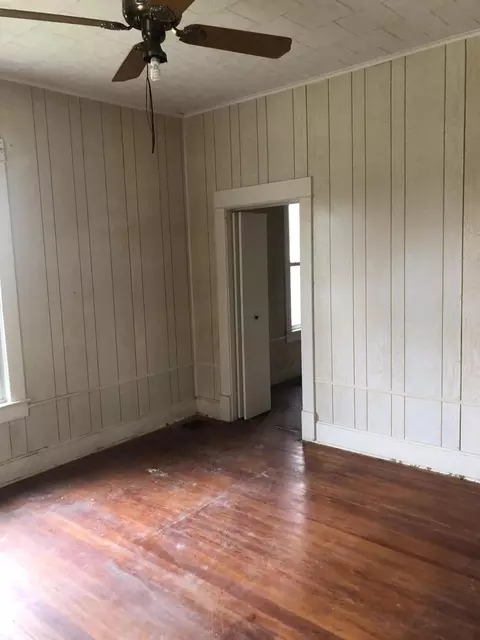 214 Baskett St, Paris, MO 65275 photo 5