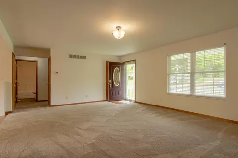684 Westminster Pl, Holts Summit, MO 65043 photo 4