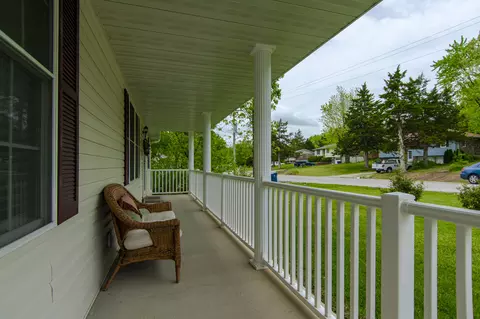 684 Westminster Pl, Holts Summit, MO 65043 photo 2