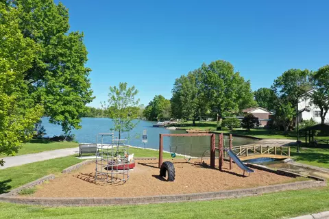 36 N Larand Dr, Holts Summit, MO 65043 photo 12