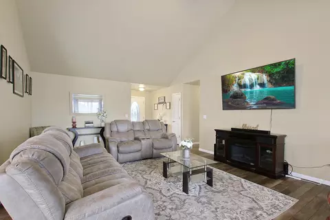 2042 Bromin Ct, Holts Summit, MO 65043 photo 6