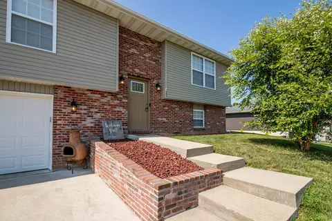 125 Mars St, Holts Summit, MO 65043 photo 2