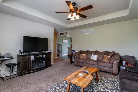 125 Mars St, Holts Summit, MO 65043 photo 5