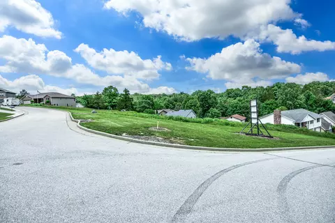 3217 Crystal Ct, Jefferson City, MO 65109