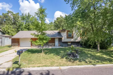 521 Hackberry Blvd, Columbia, MO 65202 photo 2