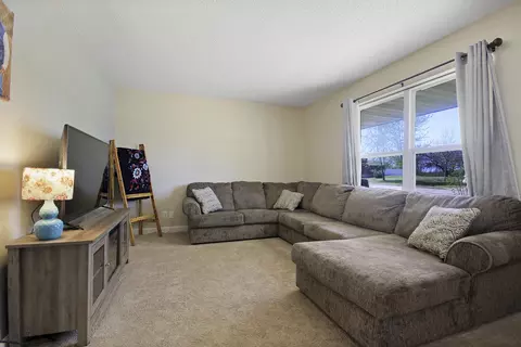 49 Lee Dr, Holts Summit, MO 65043 photo 5