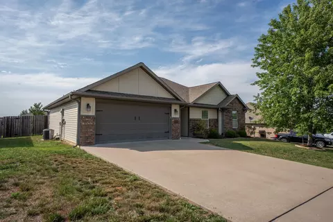 3603 Snow Leopard Dr, Columbia, MO 65202 photo 2