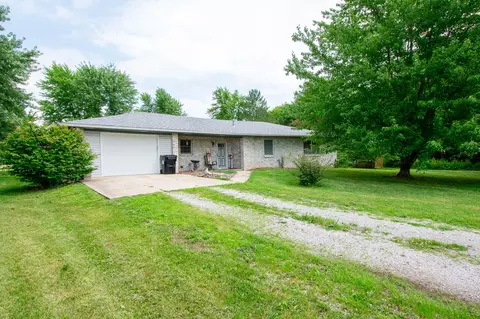 498 Hunter Ln, Holts Summit, MO 65043 photo 1