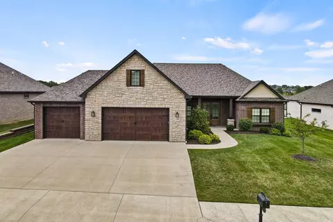1100 Caymus Ct, Columbia, MO 65201