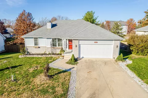 3901 Gallant Fox Dr, Columbia, MO 65202