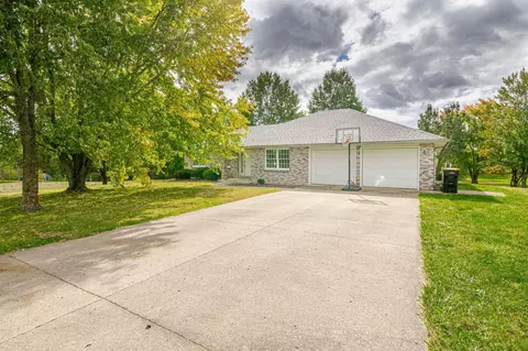 379 Hunter Ln, Holts Summit, MO 65043 photo 4