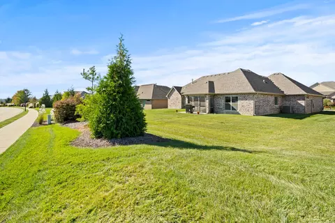 Exterior - 920 Marcassin Dr, Columbia, MO 65201 photo 7 of 11