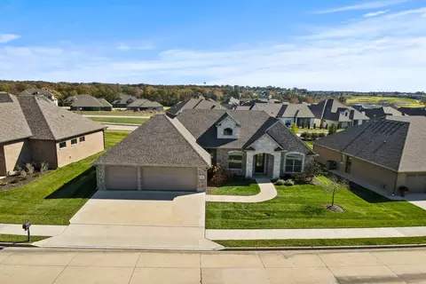 Exterior - 920 Marcassin Dr, Columbia, MO 65201 photo 3 of 11