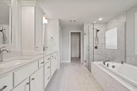 Bath - 920 Marcassin Dr, Columbia, MO 65201 photo 1 of 6