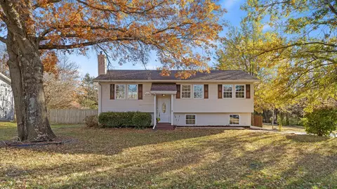 4220 E Hillcrest Dr, Columbia, MO 65202