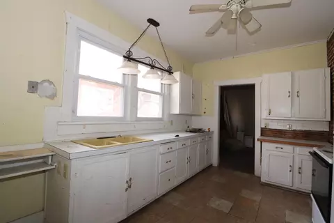 317 W 6th St, Fulton, MO 65251 photo 4