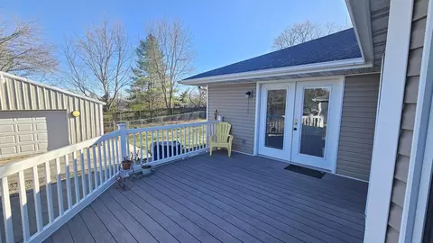 Exterior - 907 S Summit Dr, Holts Summit, MO 65043 photo 5 of 7