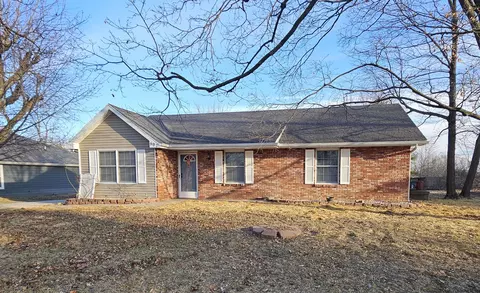 Exterior - 907 S Summit Dr, Holts Summit, MO 65043 photo 2 of 7