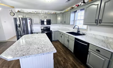 Kitchen - 907 S Summit Dr, Holts Summit, MO 65043 photo 4 of 15