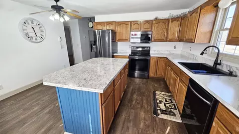 Kitchen - 907 S Summit Dr, Holts Summit, MO 65043 photo 13 of 15