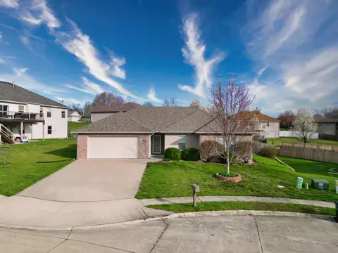 303 Giraffe Ct, Columbia, MO 65202