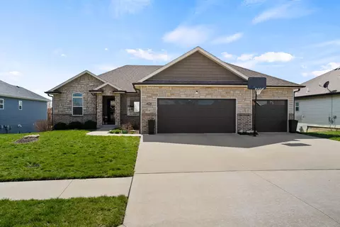 3702 Flatwater Dr, Columbia, MO 65202