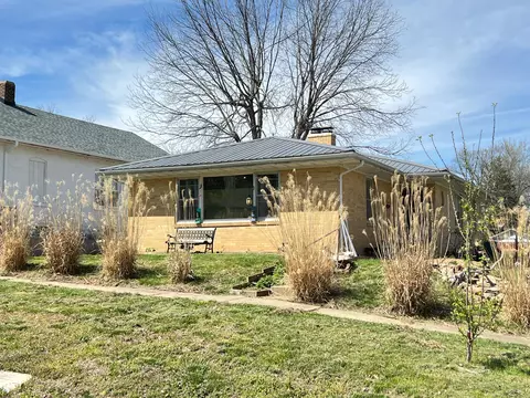 825 E Spring St, Boonville, MO 65233 photo 1