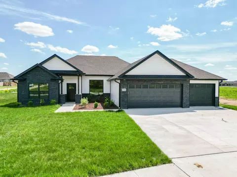 3524 Jagged Leaf Dr, Columbia, MO 65202