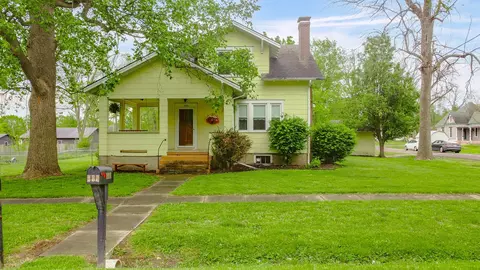 Exterior - 300 E Harrison St, Auxvasse, MO 65231 photo 4 of 15