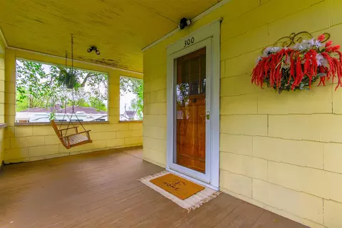 Exterior - 300 E Harrison St, Auxvasse, MO 65231 photo 10 of 15