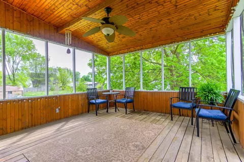 Exterior - 300 E Harrison St, Auxvasse, MO 65231 photo 2 of 15
