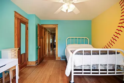 Bedroom - 300 E Harrison St, Auxvasse, MO 65231 photo 5 of 6