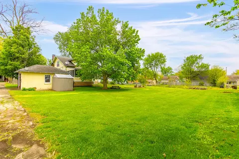 Exterior - 300 E Harrison St, Auxvasse, MO 65231 photo 3 of 15
