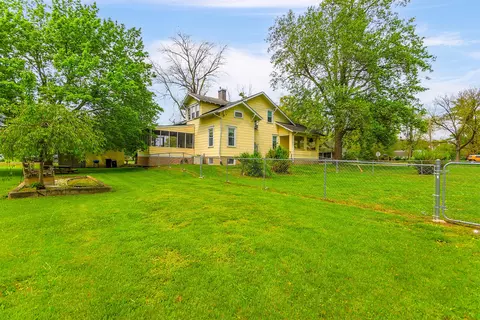 Exterior - 300 E Harrison St, Auxvasse, MO 65231 photo 14 of 15
