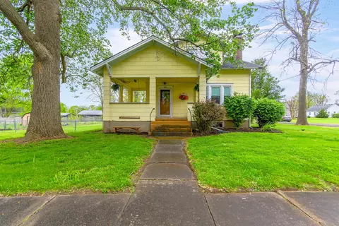 Exterior - 300 E Harrison St, Auxvasse, MO 65231 photo 5 of 15