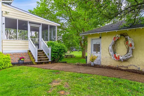 Exterior - 300 E Harrison St, Auxvasse, MO 65231 photo 12 of 15