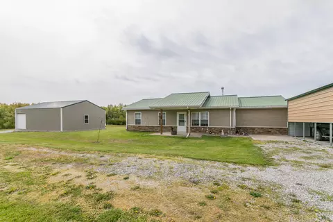 10870 E Kroeger Rd, Centralia, MO 65240 photo 1