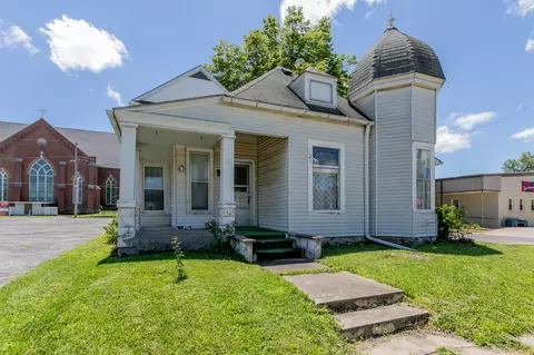 402 E 3rd St, Sedalia, MO 65301 photo 1